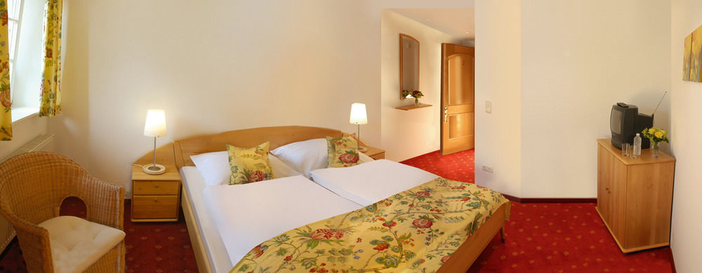 Landgasthof Und Hotel Weisser Lowe Eckental Exterior foto